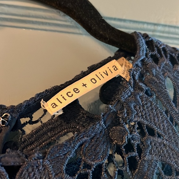 Alice & Olivia Tunic Top - Picture 2 of 7